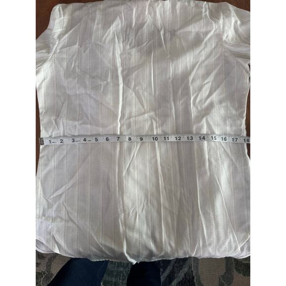 LAURA MAE Vintage White Blouse With Ascot Bow and Subtle Metalic Threads Size 12 - Picture 12 of 12